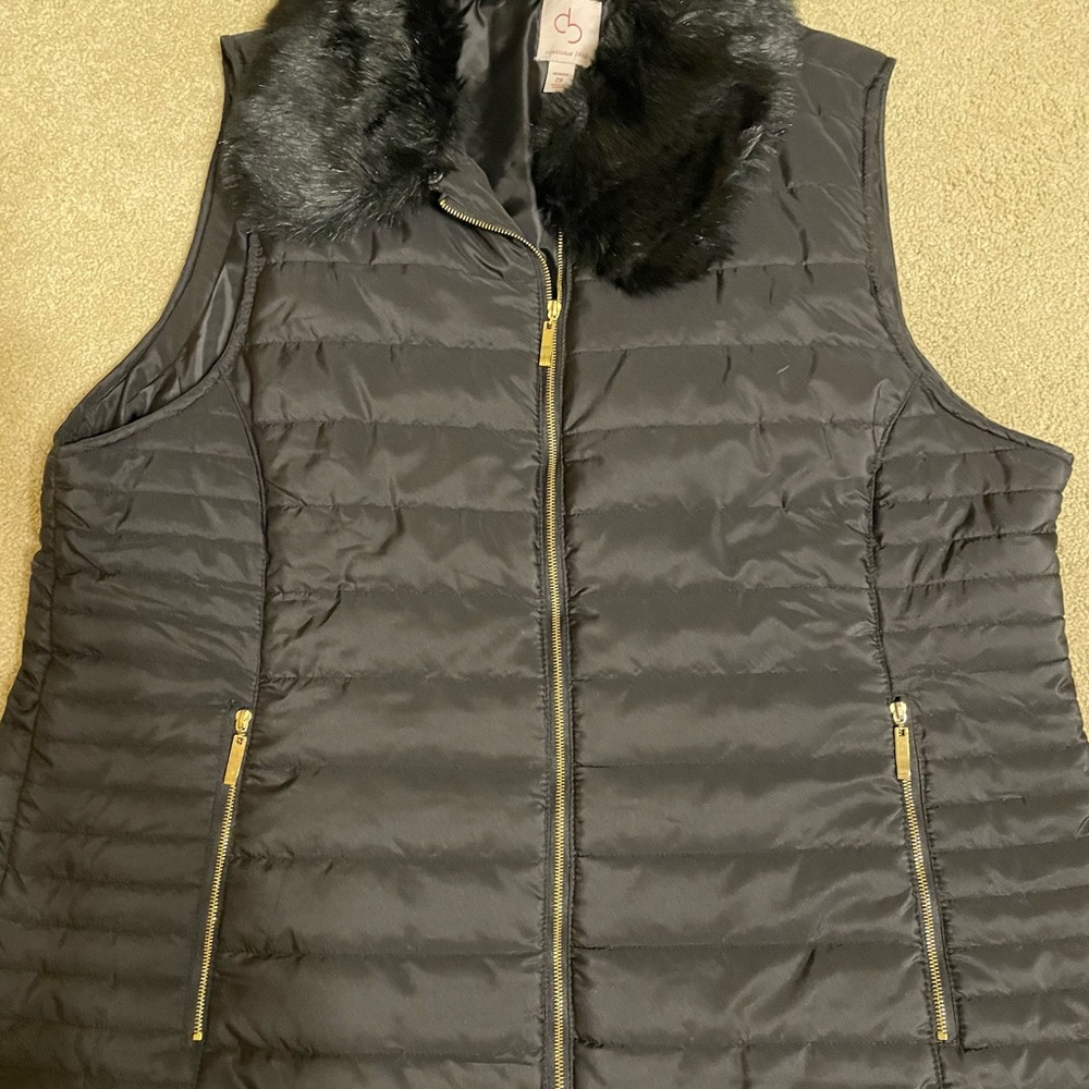 Dress Barn Plus Size Black Vest With Detachable Faux Fur Collar Size 2X
